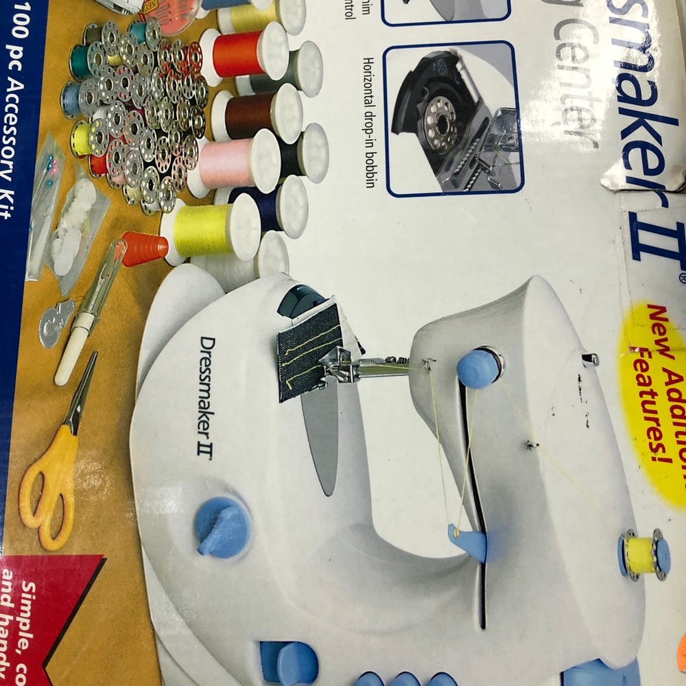 Sewing Machine - image 1